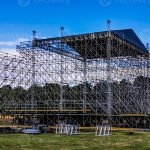 assembling-constructions-for-the-concert-scene-from-the-layer-photo